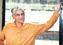 Dr Kiran Seth