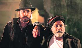Imran Khan & Pankaj Kapoor in Matru Ki Bijli Ka Mandola