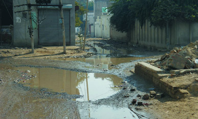 Sewage spilled on to a road in Abohar putting commuters to inconvenience.