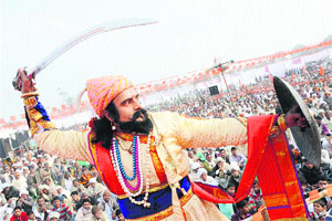 An artiste from Nasik dressed as Chhatrapati Shivaji at the 252nd anniversary function of the Third War of Panipat in Panipat on Monday.
