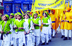 Students of Shri Guru Harkrishan Public School take out a religious procession ahead of the birth anniversary of Guru Gobind Singh at Amritsar on Wednesday