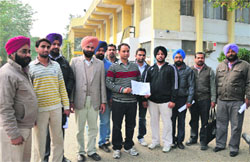 Teachers from different organisations on their way to submit a memorandum to the Deputy Commissioner in Ludhiana on Wednesday. photo: inderjeet Verma 