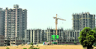 Construction in full-swing along the Dwarka Expressway in Gurgaon