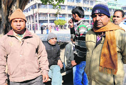 Victim Parmals kin mourn his death. Tribune photos: Manoj Mahajan