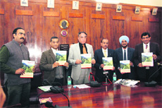 Dr VK Bahuguna, Director General of ICFRE, releases Forestry Statistics 