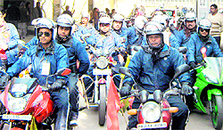 Volunteers of NGOs from West Bengal reach Amritsar as part of Vivek Rally on Wednesday