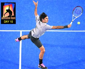 Roger Federer had to sweat hard to a five-set victory over Frances Jo-Wilfried Tsonga in Melbourne on Wednesday