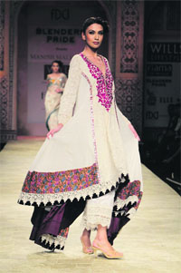 Model dons a Gulaala and Giltoor creation