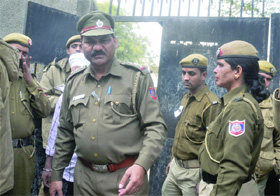 The police officials at New Khayala did not allow mediapersons and photographers to enter the polling station in New Delhi on Sunday.