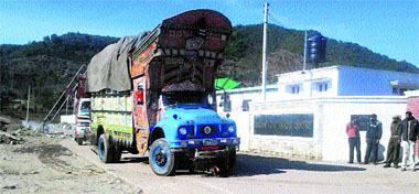 A truck laden with goods from Pakistan-occupied Kashmir arrives at the Chakan da Bagh trade centre in Poonch on Tuesday.