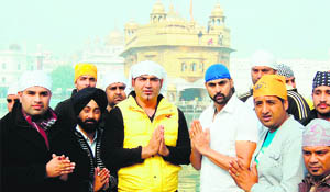 Singer-turned-actor KS Makhan, along with the star cast of Sajjan, pays obeisance at Golden Temple on Friday. 