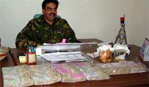 Mansa SSP Narinder Bhargav giving details of the crime on Friday.