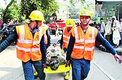 An earthquake mock drill in process at the General Hospital in Gurgaon