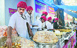 A golgappe and bhelpuri stall at the Surajkund mela