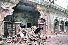  The 250-year-old 'Ranvaashall Mehal' (royal kitchen) of Qila Mubarak; the main gate to the fort, which lies in a dilapidated condition