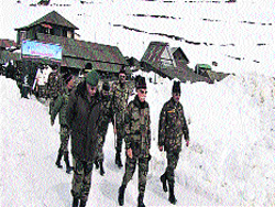 Lt Gen KT Parnaik (C), GOC-in-C, Northern Command, during his visit along the LoC on Tuesday. 