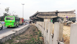 Incomplete flyover on NH-1 in Karnal. Tribune photo: Ravi Kumar