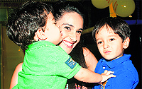 Tara Sharma with her sons Zen & Kai