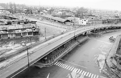 An aerial view of a road near Jehangir Chowk flyover during the 7th day of curfew in Srinagar on Friday. Tribune photo: Amin War