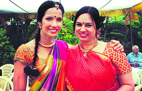 Padma Lakshmi (L)