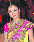 Aada Khan