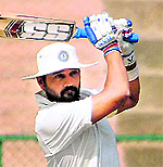 Murali Vijay, Shikhar Dhawan have their fingers crossed ahead of the first Test starting Friday