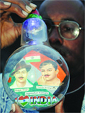 Local kite-maker Jagmohan Kanojia (in picture) gets recognition from the India Book of Records