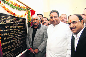 Dehradun Mayor Vinod Chamoli and State Planning Minister Dinesh Aggarwal at the inauguration of Jugmandar Hall of the DMC on Monday. 