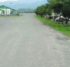 Chakan da Bagh trade facilitation centre at Poonch wears a deserted look on Tuesday. 