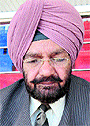 Colonel Tej Singh (left) and principal Dr Gurdeep Singh