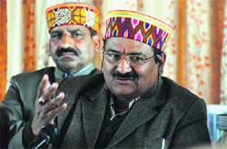 Maheshwar Singh, president, Himachal Lokhit Party, addresses mediapersons in Shimla on Thursday.
