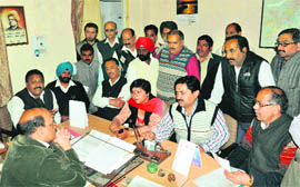 A delegation of the Kalika Mandir Samiti and BJP councillors meets Ashok Kumar, MNA of the Dehradun Municipal Corporation, regarding the shifting of the fish market in Dehradun on Tuesday.