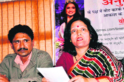 Uttam Gusain and Narmada, parents of Miss India top 10 contestant Anukrati Gusain, urge people to cast votes for their daughter in Haridwar on Wednesday. Tribune photo: Rameshwar Gaur 