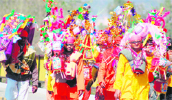 A group of Kanwariyas on its way back home after fetching Ganga jal in Haridwar.