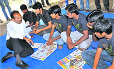 MDMK chief Vaiko interacts with college students who are on an indefinite fast over the Lankan Tamil issue in Chennai on Saturday.