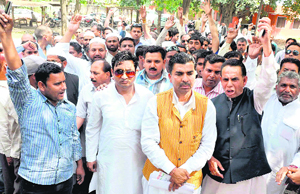 Expelled Congress members take out a protest march against party disciplinary committee members in Haridwar on Sunday.