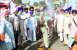 Farmers protest in Tarn Taran on Sunday