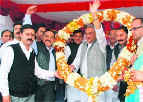 Chief Minister Vijay Bahuguna being felicitated at a function at Uttarkashi on Monday