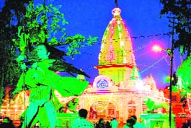 The ancient Daksheshwar Prajapati Maha Dev Temple at Kankhal is beautifully illuminated on the occasion of Mahashivratri and Somwati Amavasya