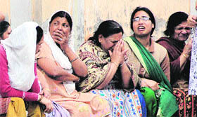 Grieving relatives of Parul Sharma who died due to rabies in Jalandhar on Tuesday.