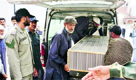 The body of Chamel Singh being transferred to India at the Wagah border on Wednesday.