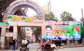 In a clear violation of the high court orders, ruling BJP leaders put up hoardings outside the MC office, Town Hall, to welcome the new state BJP chief Kamal Sharma in Amritsar.