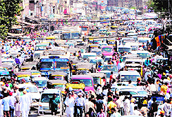 A huge traffic jam was witnessed near the railway station during the visit of Partap Singh Bajwa, PPCC chief, to Amritsar on Saturday