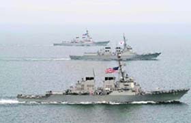 South Korea and US warships participate in a joint military drill Foal Eagle in South Korea's West Sea