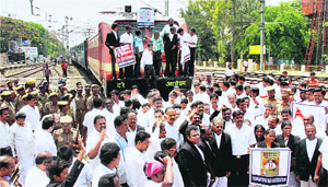 Lawyers protest demanding the government to vote in favour of a US-sponsored resolution against Sri Lanka, in Coimbatore on Tuesday