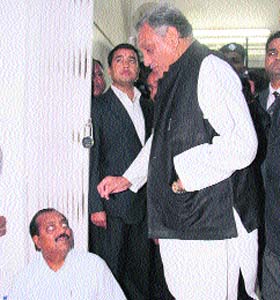 Vijay Bahuguna requests a Congress MLA to end his dharna in the House on Wednesday