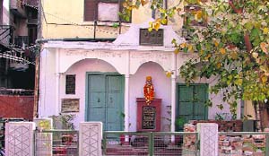 The ancestral house of martyr Sukhdev remains locked. 