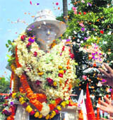 People pay tributes to Shaheed Bhagat Singh on his martyrdom day in Kolkata on Saturday.