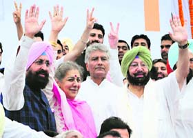 (From left) Partap Singh Bajwa, Ambika Soni, Sunil Jakhar and Capt Amarinder Singh at Punjab Congress Bhawan in Chandigarh on Saturday