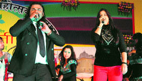 Playback singers Aishwarya Nigam and Nidhi Kohli present a duet at a cultural function on the Holi festival in Sujanpur on Wednesday.